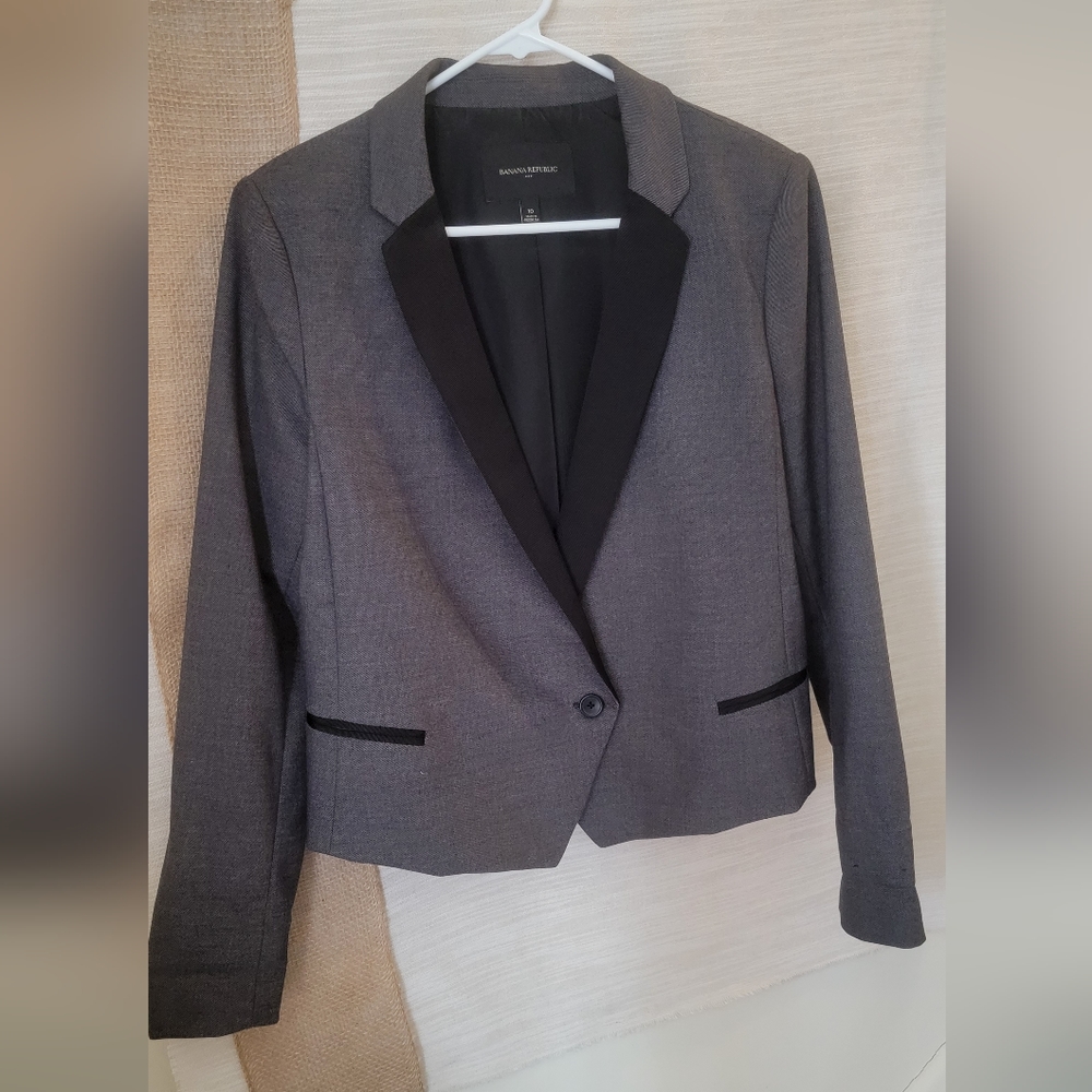 ⚡️Banana Republic Tuxedo Style Blazer